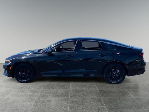 Aurora Black Pearl 2025 Kia K5 LXS