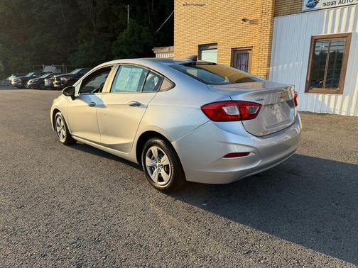 2018 Chevrolet Cruze LS