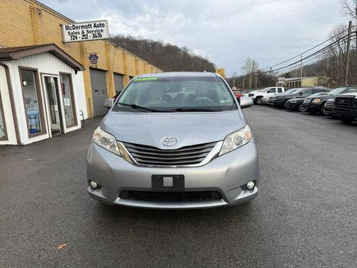 2013 Toyota Sienna XLE