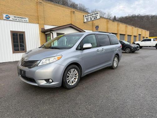 2013 Toyota Sienna XLE