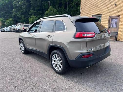 2017 Jeep Cherokee Sport