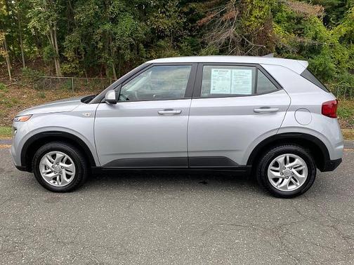 2021 Hyundai VENUE SE