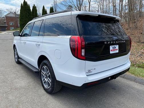 OXFORD WHITE 2025 Ford Expedition ACTIVE