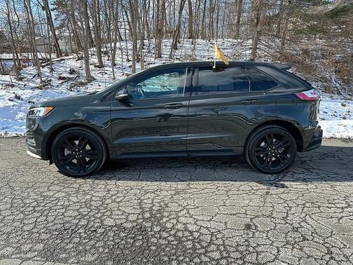 2022 Ford Edge ST
