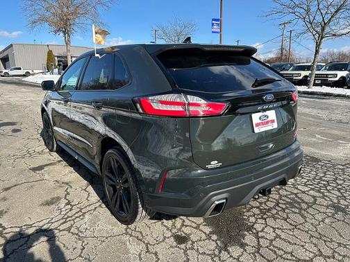 2022 Ford Edge ST