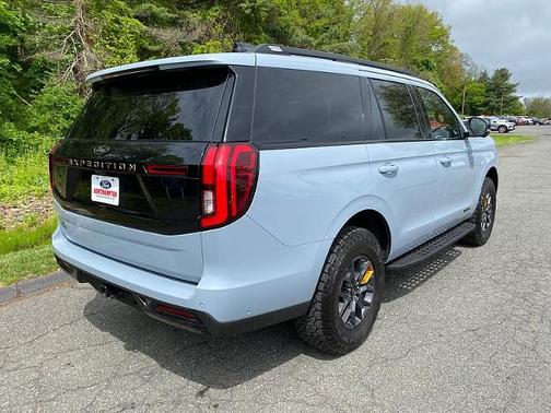 GLACIER GRAY METALLIC TC 2025 Ford Expedition TREMOR