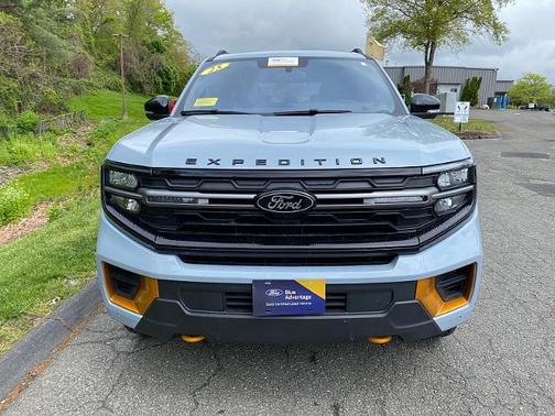 GLACIER GRAY METALLIC TC 2025 Ford Expedition TREMOR