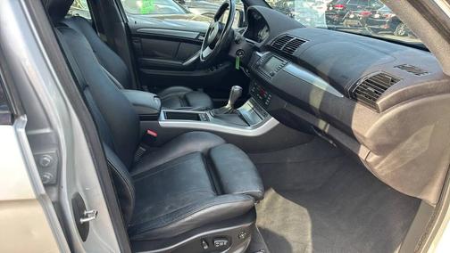 2004 BMW X5 4.8is