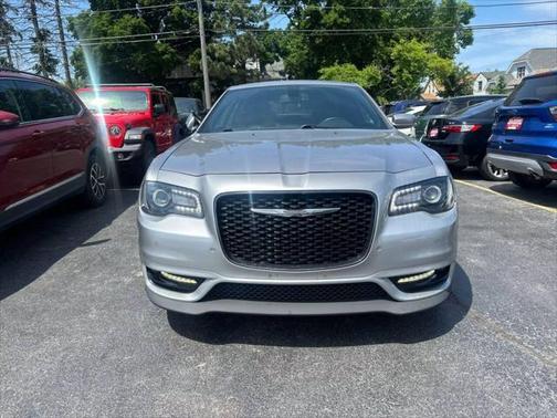 2018 Chrysler 300 S