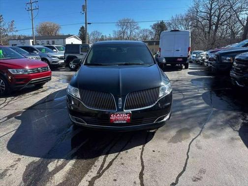 2015 Lincoln MKT Livery