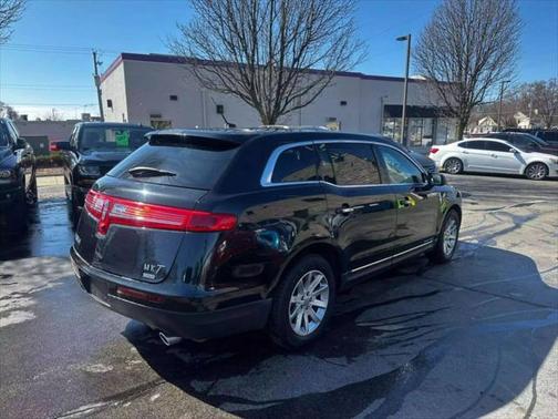 2015 Lincoln MKT Livery