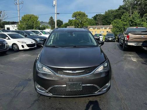 2020 Chrysler Pacifica Touring L