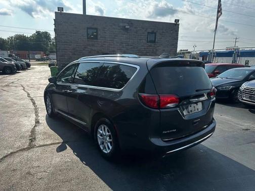 2020 Chrysler Pacifica Touring L