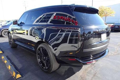 2025 Land Rover Range Rover P400 SE 7 Seat