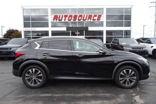2018 INFINITI QX30 Luxury