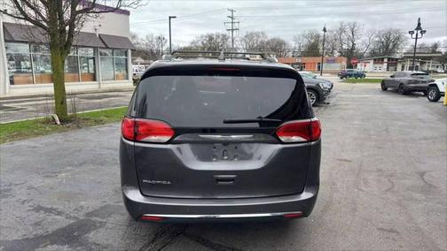2018 Chrysler Pacifica Touring-L