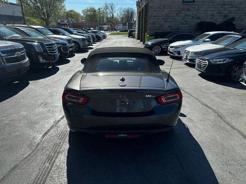 2018 FIAT 124 Spider Base