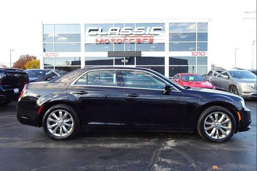 2017 Chrysler 300 Limited