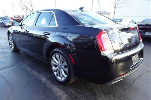 2017 Chrysler 300 Limited