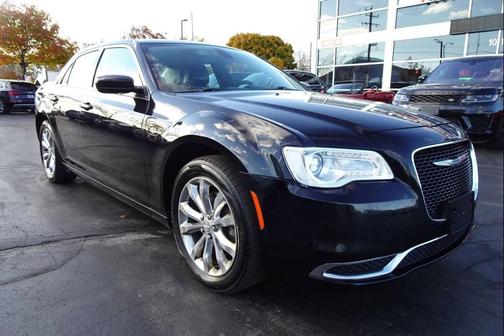 2017 Chrysler 300 Limited