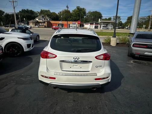 2016 INFINITI QX50 Base
