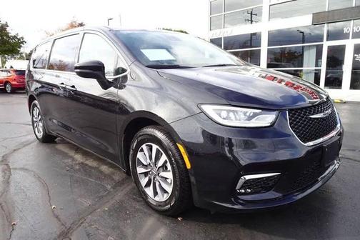 2023 Chrysler Pacifica Hybrid Touring L