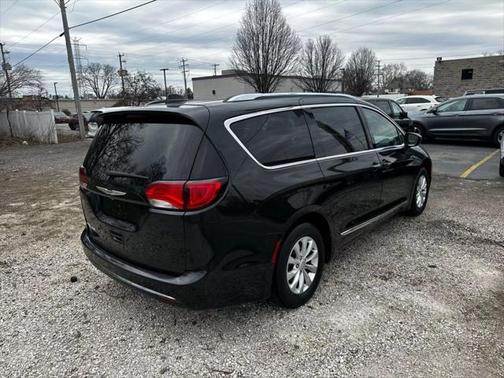 2018 Chrysler Pacifica Touring-L