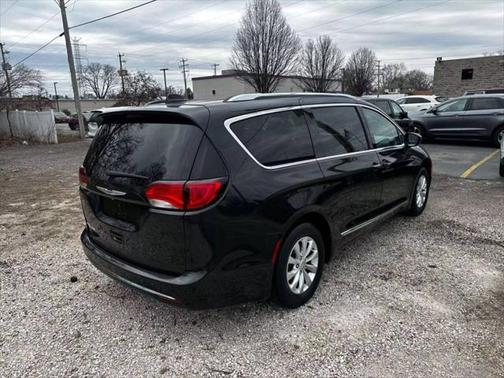 2018 Chrysler Pacifica Touring-L