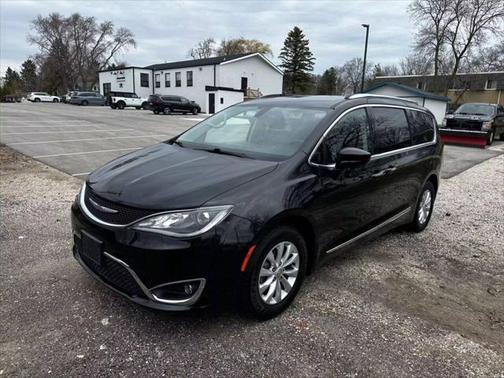 2018 Chrysler Pacifica Touring-L