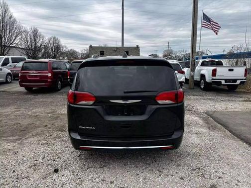 2018 Chrysler Pacifica Touring-L