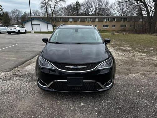 2018 Chrysler Pacifica Touring-L