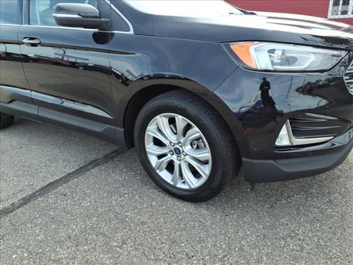 Agate Black 2020 Ford Edge Titanium