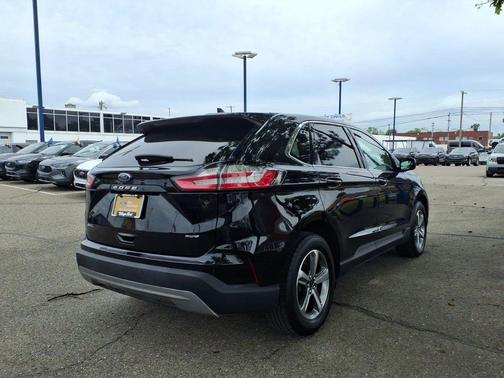 Agate Black Metallic 2024 Ford Edge SEL