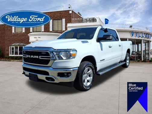 Bright White Clearcoat 2022 RAM 1500 Big Horn/Lone Star