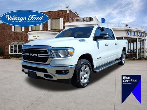 Bright White Clearcoat 2022 RAM 1500 Big Horn/Lone Star