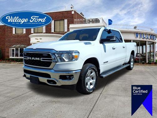 Bright White Clearcoat 2022 RAM 1500 Big Horn/Lone Star
