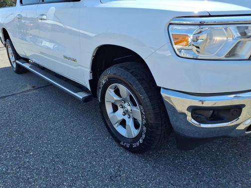 Bright White Clearcoat 2022 RAM 1500 Big Horn/Lone Star