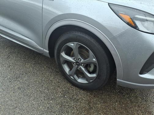 Iconic Silver Metallic 2024 Ford Escape ST-Line