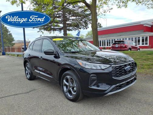 Agate Black Metallic 2023 Ford Escape ST-Line