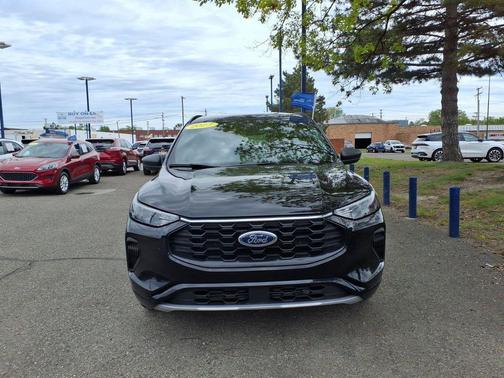 Agate Black Metallic 2023 Ford Escape ST-Line