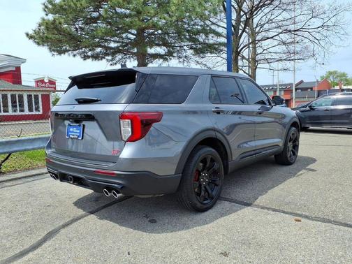 Carbonized Gray Metallic 2022 Ford Explorer ST