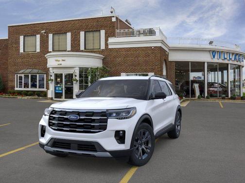 Star White Metallic Tri-Coat 2026 Ford Explorer Active