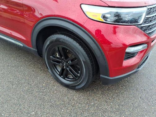 Rapid Red Metallic Tinted Clearcoat 2023 Ford Explorer XLT
