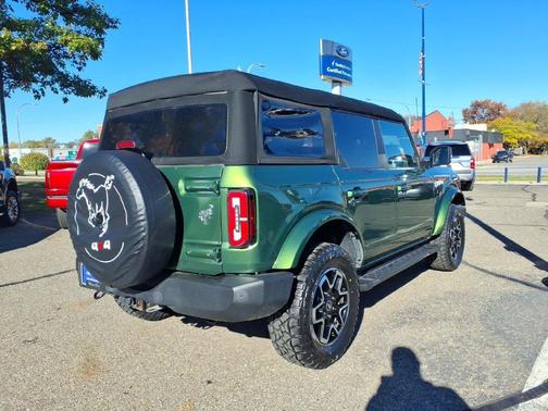 Eruption Green Metallic 2023 Ford Bronco Outer Banks
