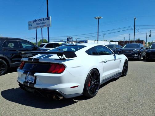 Oxford White 2020 Ford Shelby GT500 Base