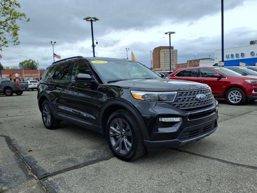Black Metallic 2024 Ford Explorer XLT