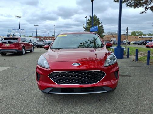 Rapid Red Metallic Tinted Clearcoat 2020 Ford Escape SE