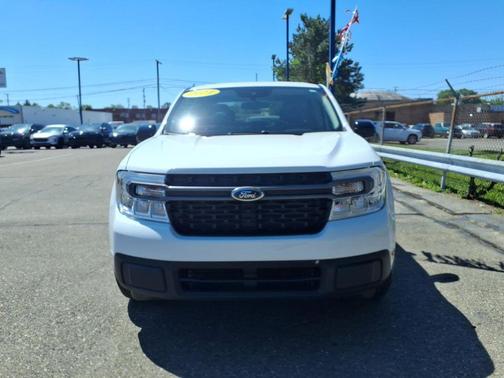 Oxford White 2024 Ford Maverick XLT