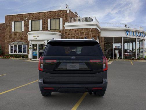 Dark Matter Gray Metallic 2025 Ford Expedition Platinum