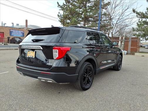 Agate Black Metallic 2023 Ford Explorer XLT